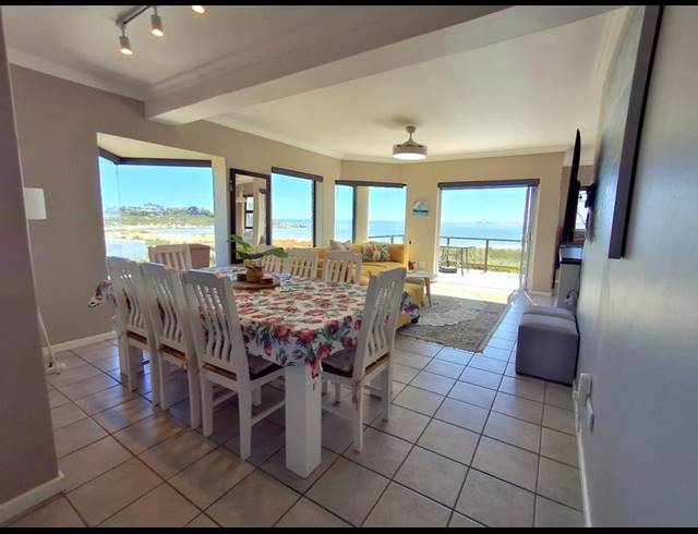4 BEDROOM HOUSE FOR SALE IN BRITANNIA BAY